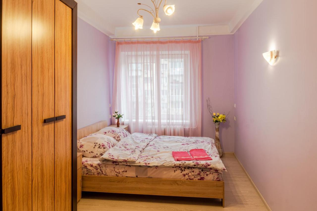 112 Вулиця Велика Васильківська Kyiv Exterior photo