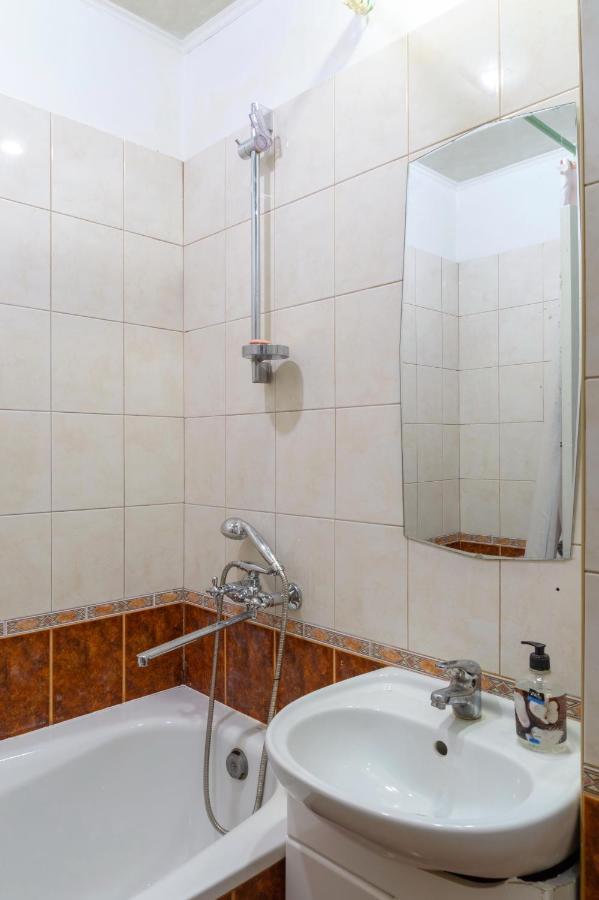 112 Вулиця Велика Васильківська Kyiv Exterior photo